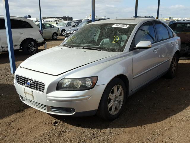 YV1MS682052045837 - 2005 VOLVO S40 T5 SILVER photo 2