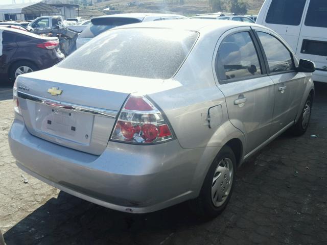 KL1TD56E89B396818 - 2009 CHEVROLET AVEO LS SILVER photo 4