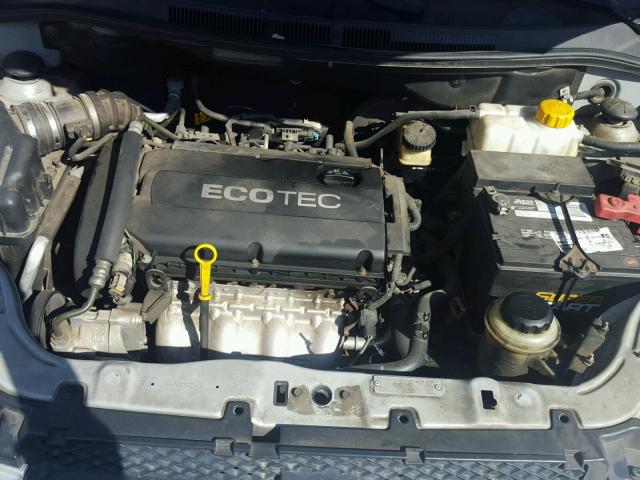 KL1TD56E89B396818 - 2009 CHEVROLET AVEO LS SILVER photo 7