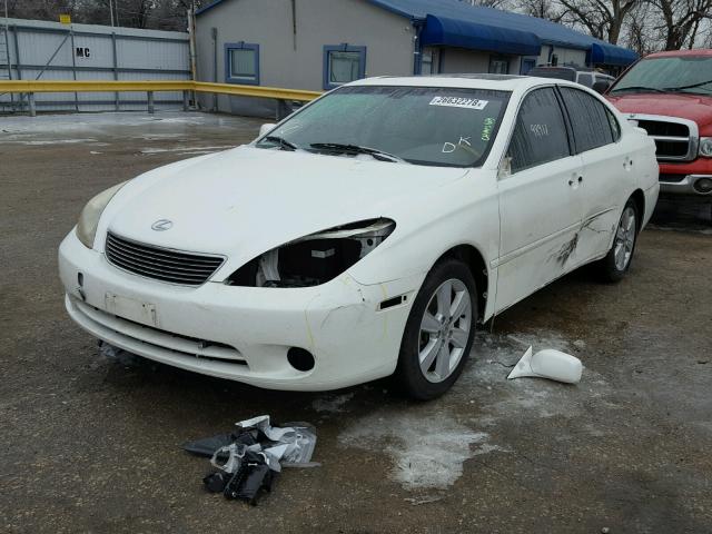 JTHBA30G765152517 - 2006 LEXUS ES 330 WHITE photo 2