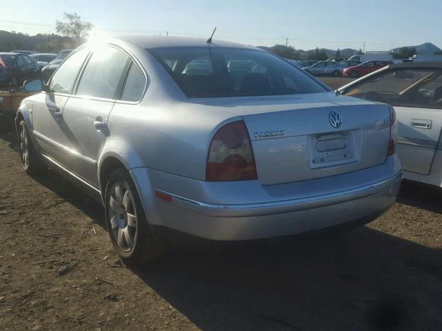 WVWRH63B51E150187 - 2001 VOLKSWAGEN PASSAT GLX SILVER photo 3