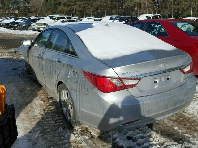 5NPEC4AC1DH672493 - 2013 HYUNDAI SONATA SE SILVER photo 3