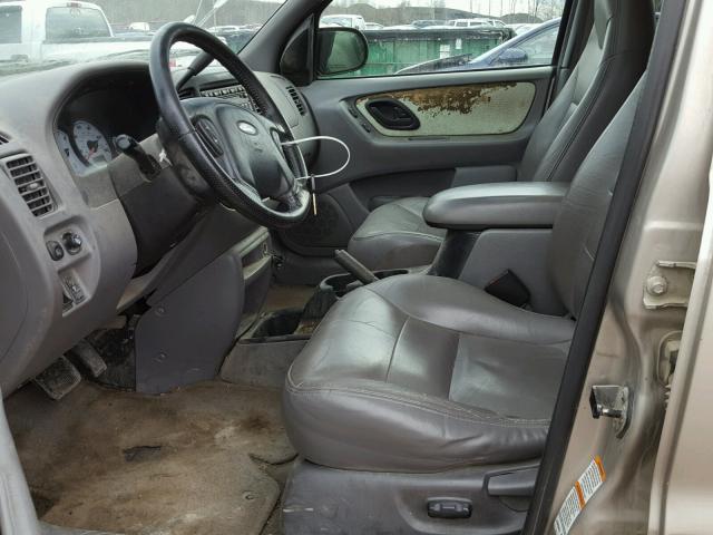 1FMCU04191KF87028 - 2001 FORD ESCAPE XLT TAN photo 5