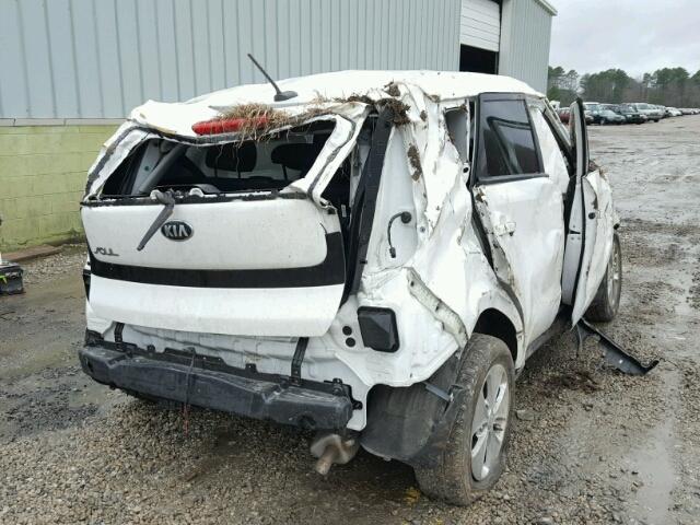 KNDJN2A26E7056458 - 2014 KIA SOUL WHITE photo 4