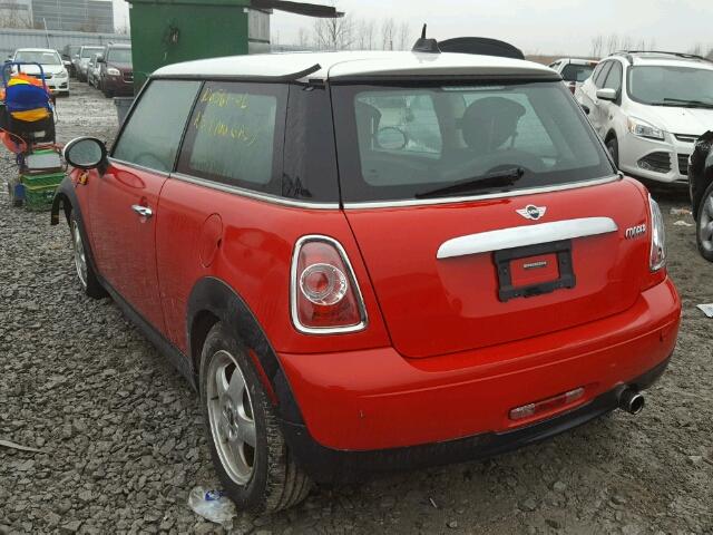 WMWSU3C51BT099819 - 2011 MINI COOPER RED photo 3