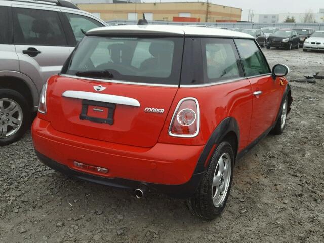 WMWSU3C51BT099819 - 2011 MINI COOPER RED photo 4