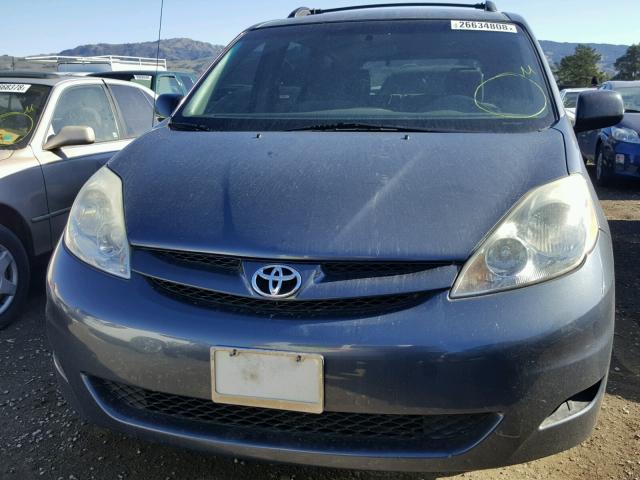 5TDZK23C47S037823 - 2007 TOYOTA SIENNA CE SILVER photo 9