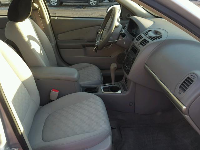 1G1ZT54875F330842 - 2005 CHEVROLET MALIBU LS SILVER photo 5
