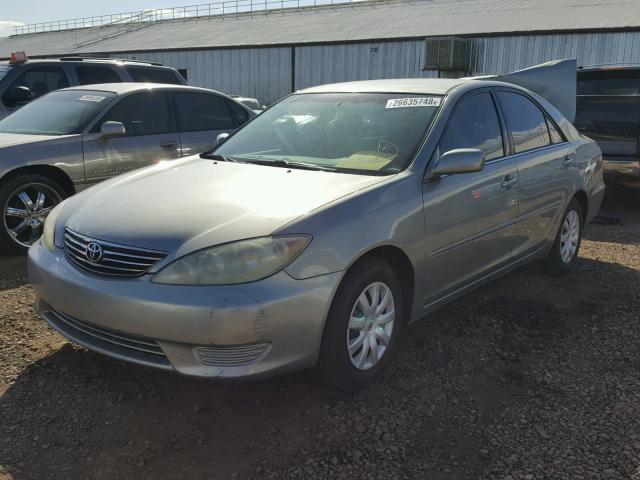 4T1BE32K75U603209 - 2005 TOYOTA CAMRY LE SILVER photo 2