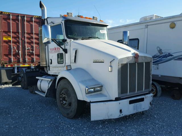 1XKDD49X5AJ271729 - 2010 KENWORTH CONSTRUCTI WHITE photo 1