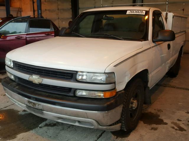 1GCEC14W8YE299284 - 2000 CHEVROLET SILVERADO WHITE photo 2