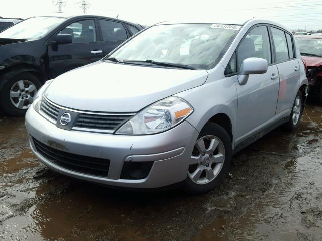 3N1BC13E27L445529 - 2007 NISSAN VERSA S SILVER photo 2