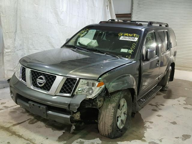 5N1AR18W95C785189 - 2005 NISSAN PATHFINDER GRAY photo 2