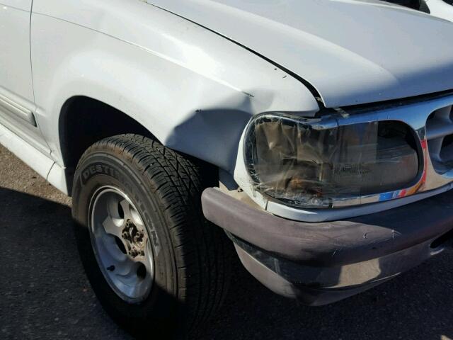1FMDU34X2VZC17529 - 1997 FORD EXPLORER WHITE photo 9
