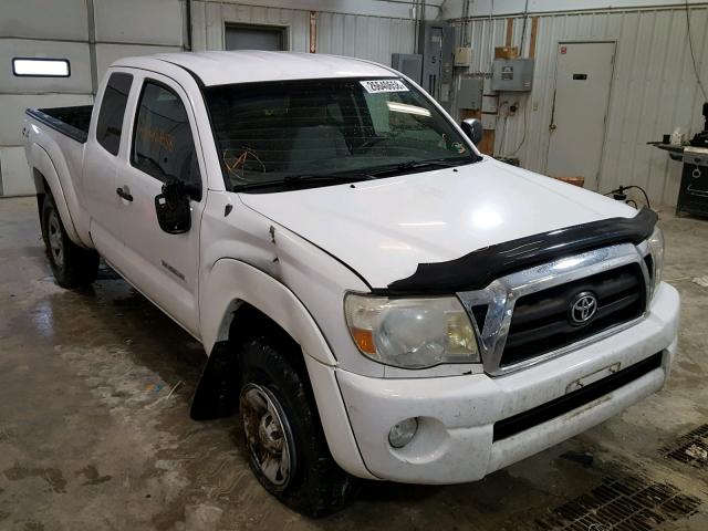 5TEUU42N96Z268592 - 2006 TOYOTA TACOMA ACC WHITE photo 1