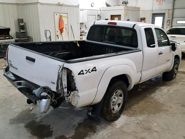 5TEUU42N96Z268592 - 2006 TOYOTA TACOMA ACC WHITE photo 4