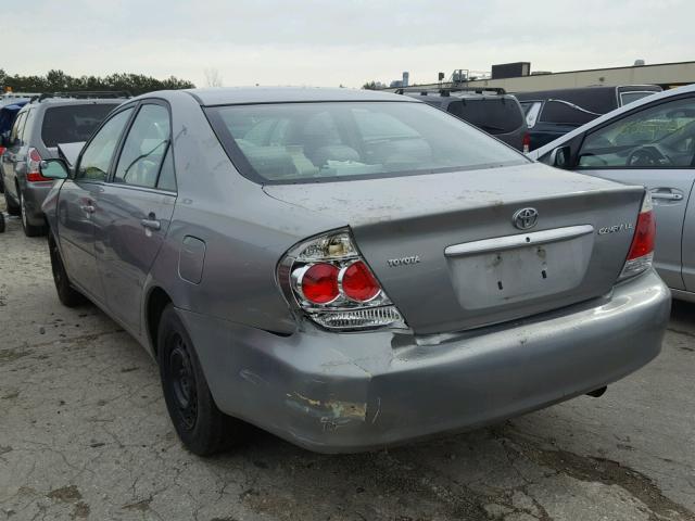 4T1BE32K05U979833 - 2005 TOYOTA CAMRY LE GRAY photo 3