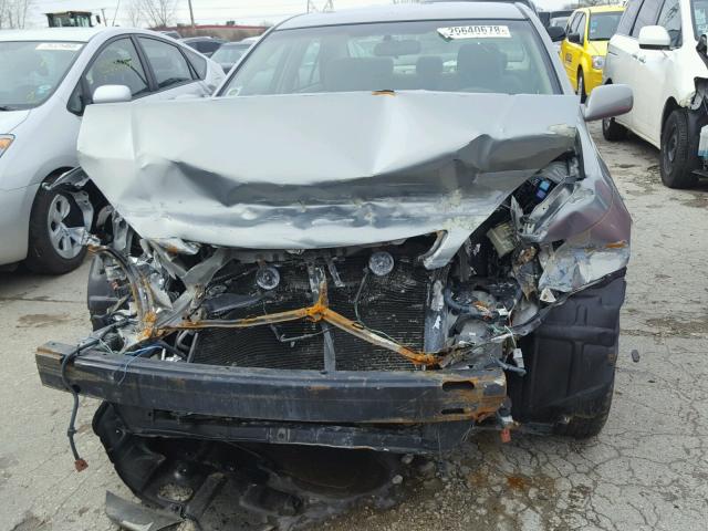 4T1BE32K05U979833 - 2005 TOYOTA CAMRY LE GRAY photo 9