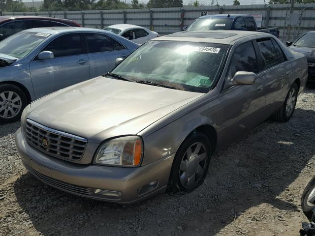 1G6KF5797YU167133 - 2000 CADILLAC DEVILLE DT GOLD photo 2