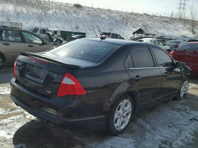 3FAHP0HG7AR416490 - 2010 FORD FUSION SE BLACK photo 4