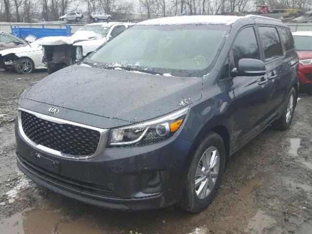 KNDMB5C10G6210568 - 2016 KIA SEDONA LX GRAY photo 2