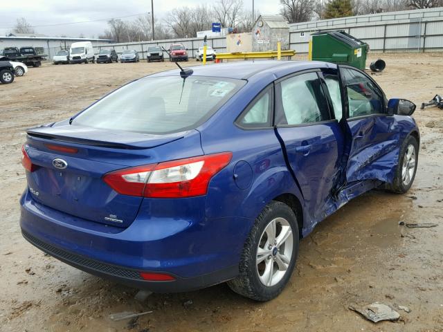 1FAHP3F23CL476650 - 2012 FORD FOCUS SE BLUE photo 4