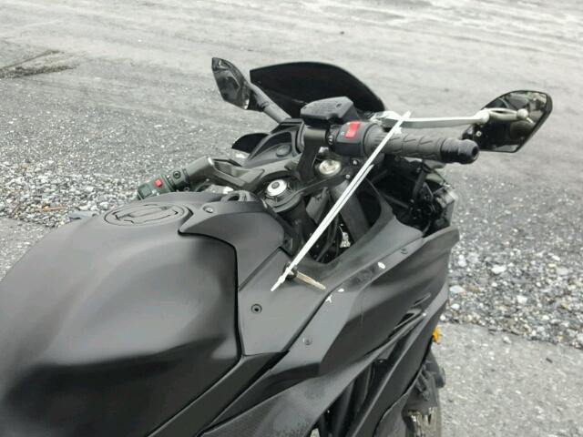 JKAEXEJ18HDA00254 - 2017 KAWASAKI EX650 J BLACK photo 5