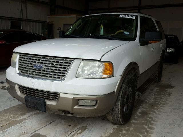 1FMEU17W24LA74336 - 2004 FORD EXPEDITION WHITE photo 2