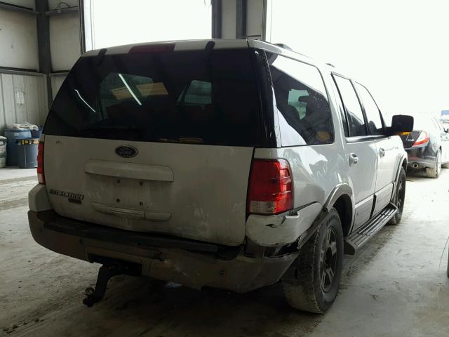 1FMEU17W24LA74336 - 2004 FORD EXPEDITION WHITE photo 4