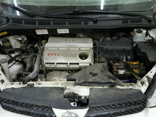 5TDZA22C45S324662 - 2005 TOYOTA SIENNA XLE WHITE photo 7