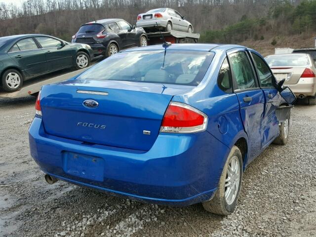 1FAHP3FN4BW204843 - 2011 FORD FOCUS SE BLUE photo 4