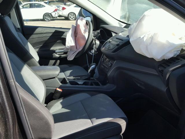 1FMCU0GDXJUA43597 - 2018 FORD ESCAPE SE GRAY photo 5