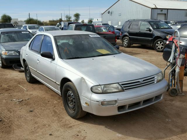 1N4BU31D6TC128199 - 1996 NISSAN ALTIMA XE SILVER photo 1