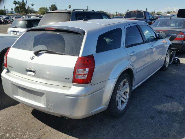 2D8GV58255H119878 - 2005 DODGE MAGNUM R/T SILVER photo 4