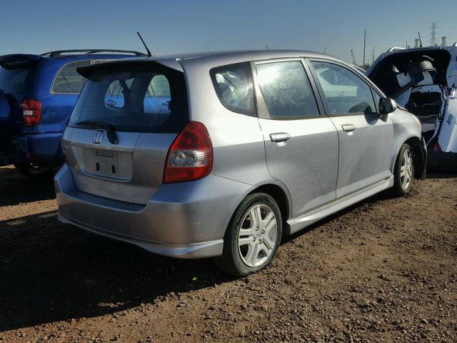 JHMGD37667S000323 - 2007 HONDA FIT S SILVER photo 4