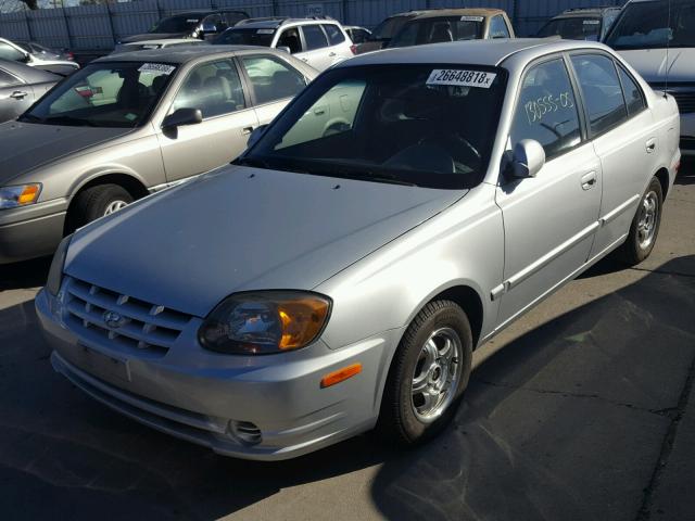 KMHCG45CX5U630462 - 2005 HYUNDAI ACCENT GL SILVER photo 2