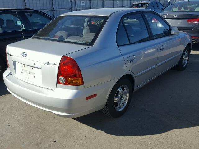 KMHCG45CX5U630462 - 2005 HYUNDAI ACCENT GL SILVER photo 4