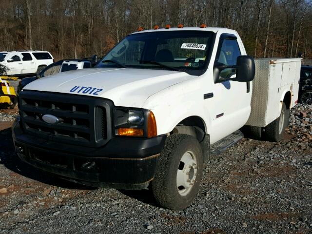 1FDWF37P36EC56461 - 2006 FORD F350 SUPER WHITE photo 2