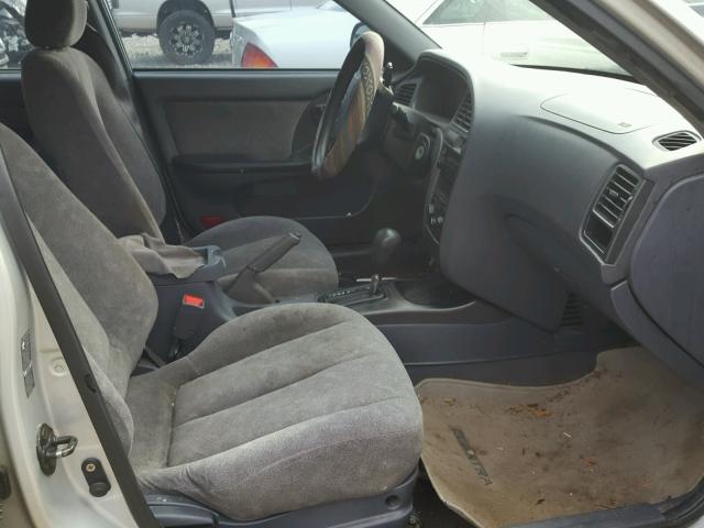 KMHDN45DX3U575883 - 2003 HYUNDAI ELANTRA GL SILVER photo 5