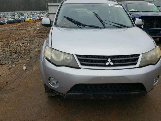 JA4MT31X97Z001153 - 2007 MITSUBISHI OUTLANDER SILVER photo 9