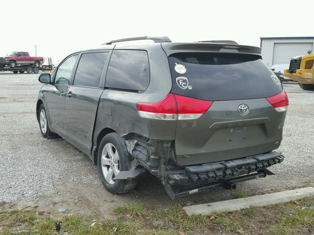 5TDKK3DC0CS197147 - 2012 TOYOTA SIENNA LE GRAY photo 3