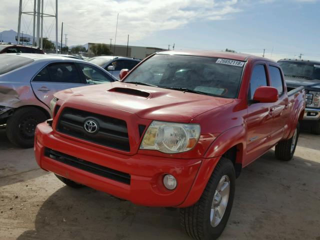 5TEKU72N17Z347717 - 2007 TOYOTA TACOMA DOU RED photo 2