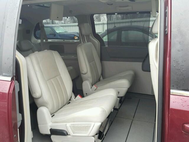 2A8HR54P98R843010 - 2008 CHRYSLER TOWN & COU BURGUNDY photo 6