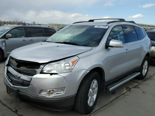 1GNKVGED9CJ247442 - 2012 CHEVROLET TRAVERSE L SILVER photo 2