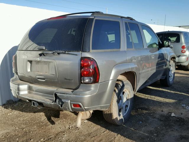 1GNDT13S462103339 - 2006 CHEVROLET TRAILBLAZE GRAY photo 4