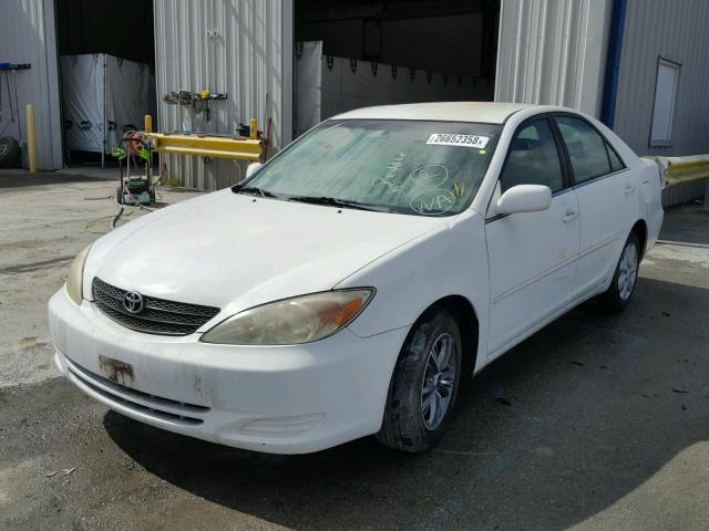 4T1BE32K62U582929 - 2002 TOYOTA CAMRY LE WHITE photo 2