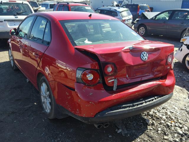 3VWAZ7AJXAM118689 - 2010 VOLKSWAGEN JETTA LIMI RED photo 3