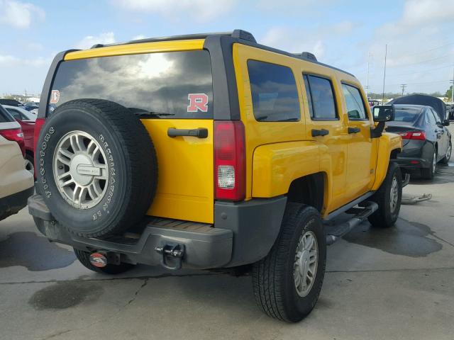 5GTDN136468248358 - 2006 HUMMER H3 YELLOW photo 4