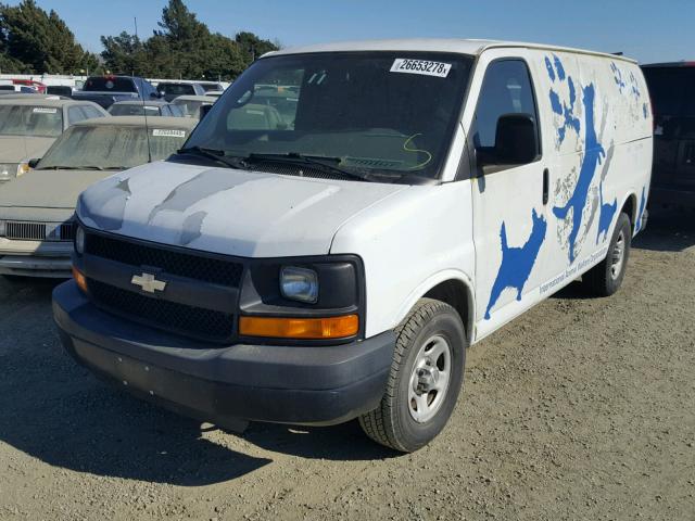 1GCFG15X371101698 - 2007 CHEVROLET EXPRESS G1 WHITE photo 2