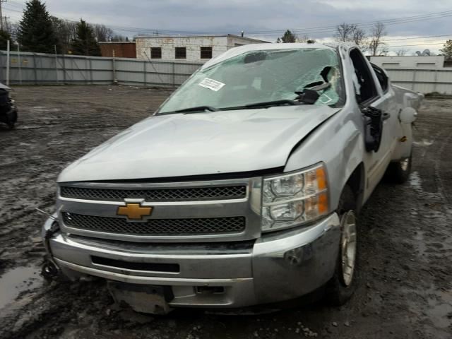 1GCRKSE74CZ215724 - 2012 CHEVROLET SILVERADO SILVER photo 2